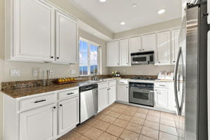 006_F8_611 Adeline Ave