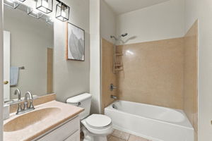 021_F8_611 Adeline Ave