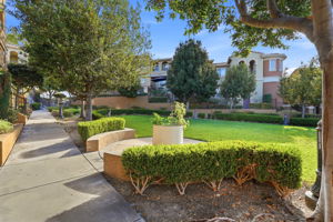 031_F8_611 Adeline Ave