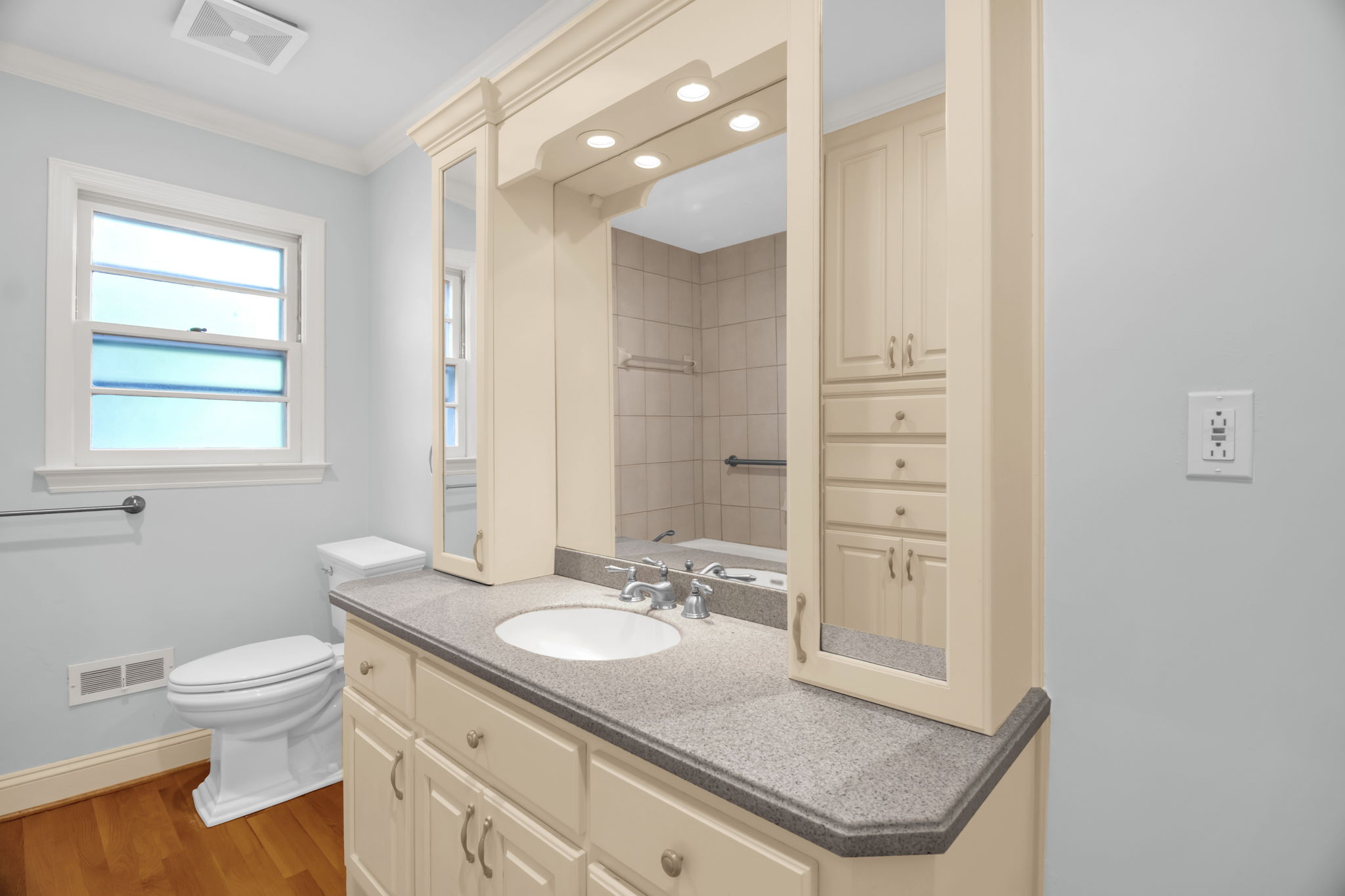 611 Catalina Dr-21