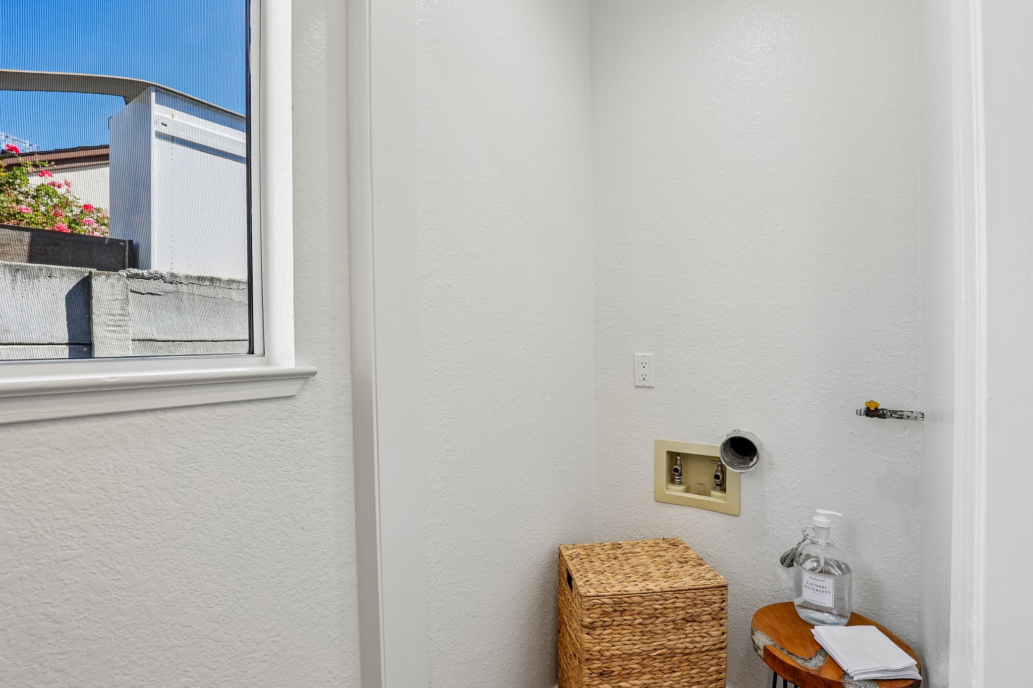 611 E McKinley Ave-S1109-020.jpg