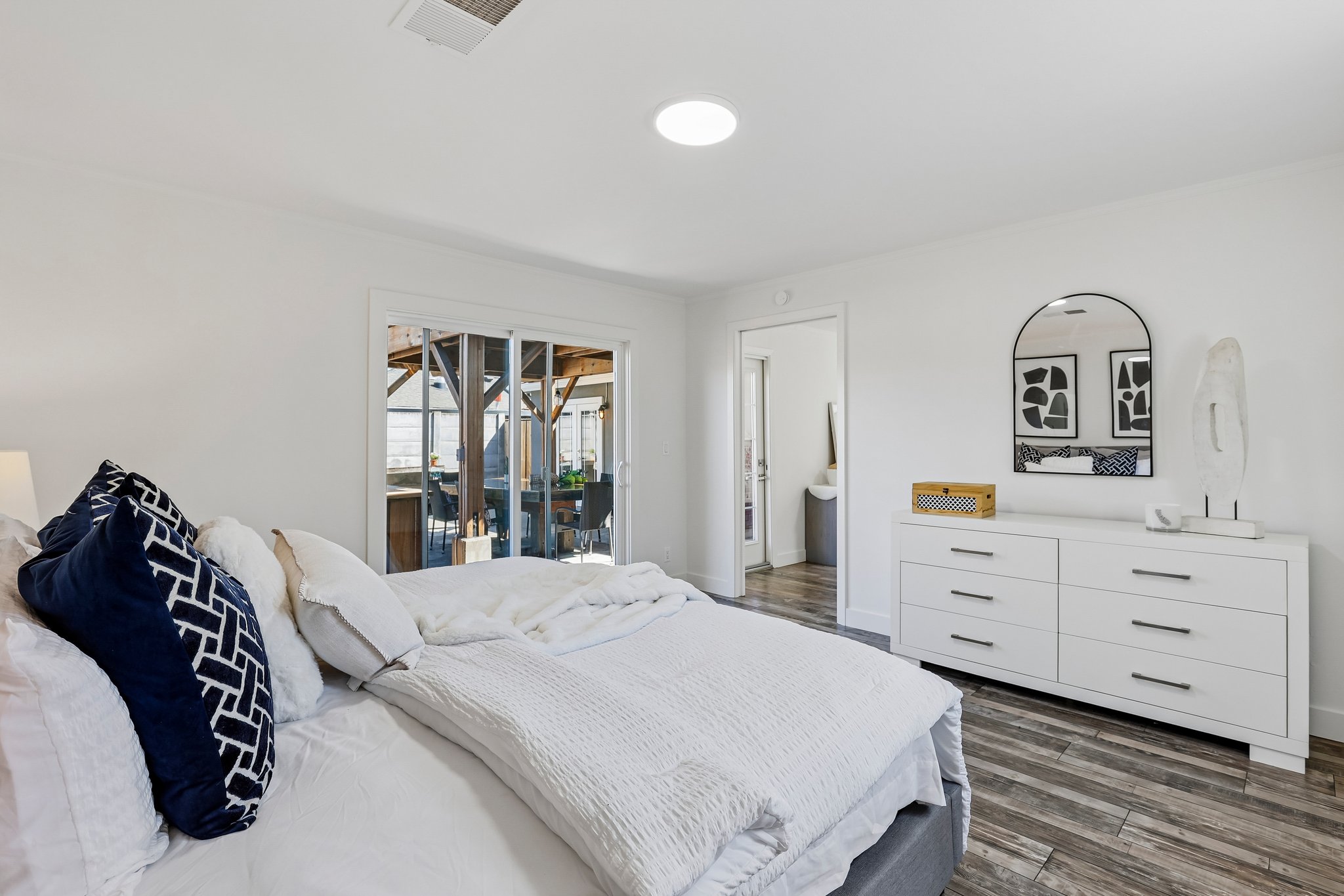 611 E McKinley Ave-S1109-031.jpg