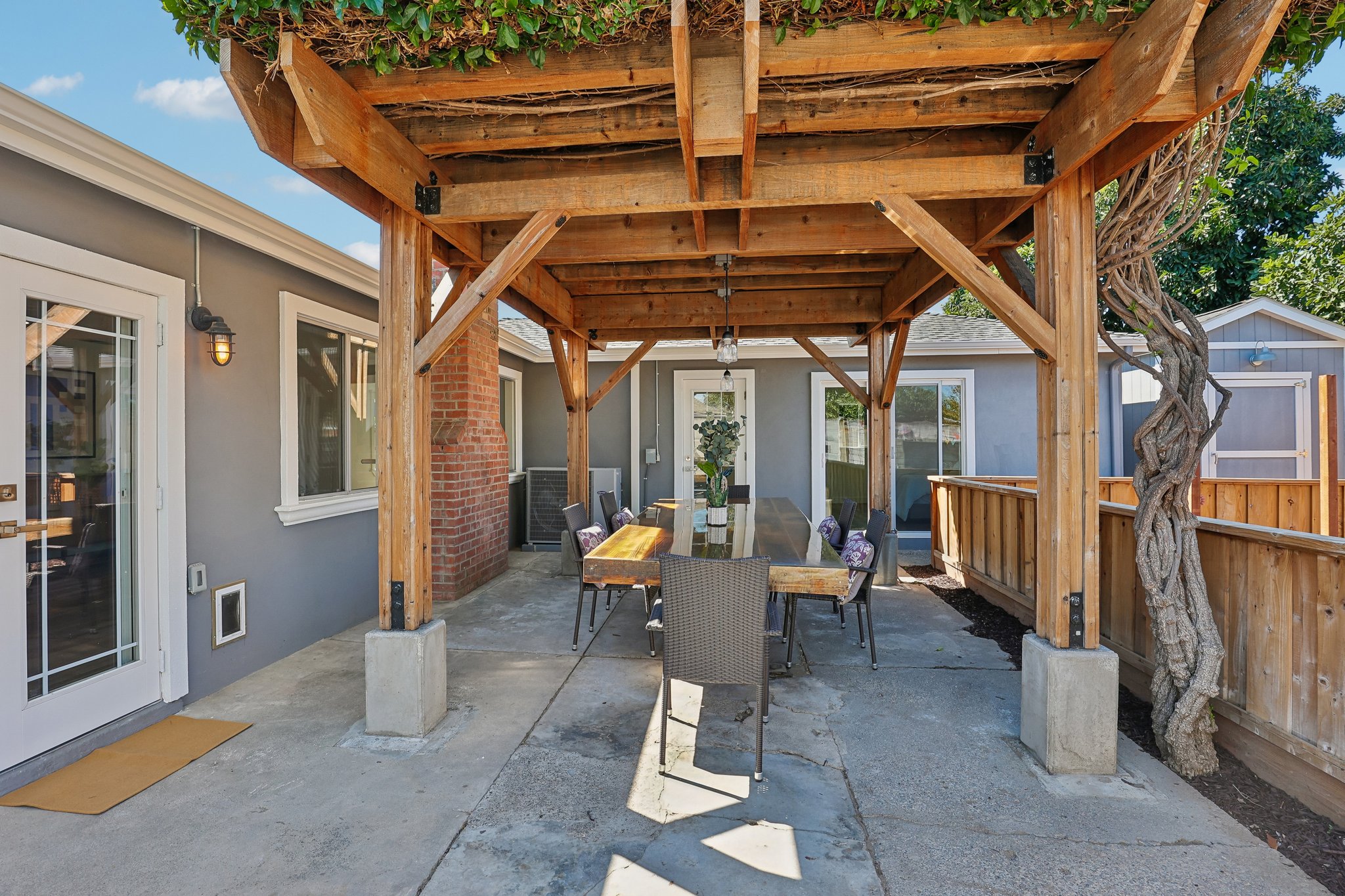611 E McKinley Ave-S1109-033.jpg