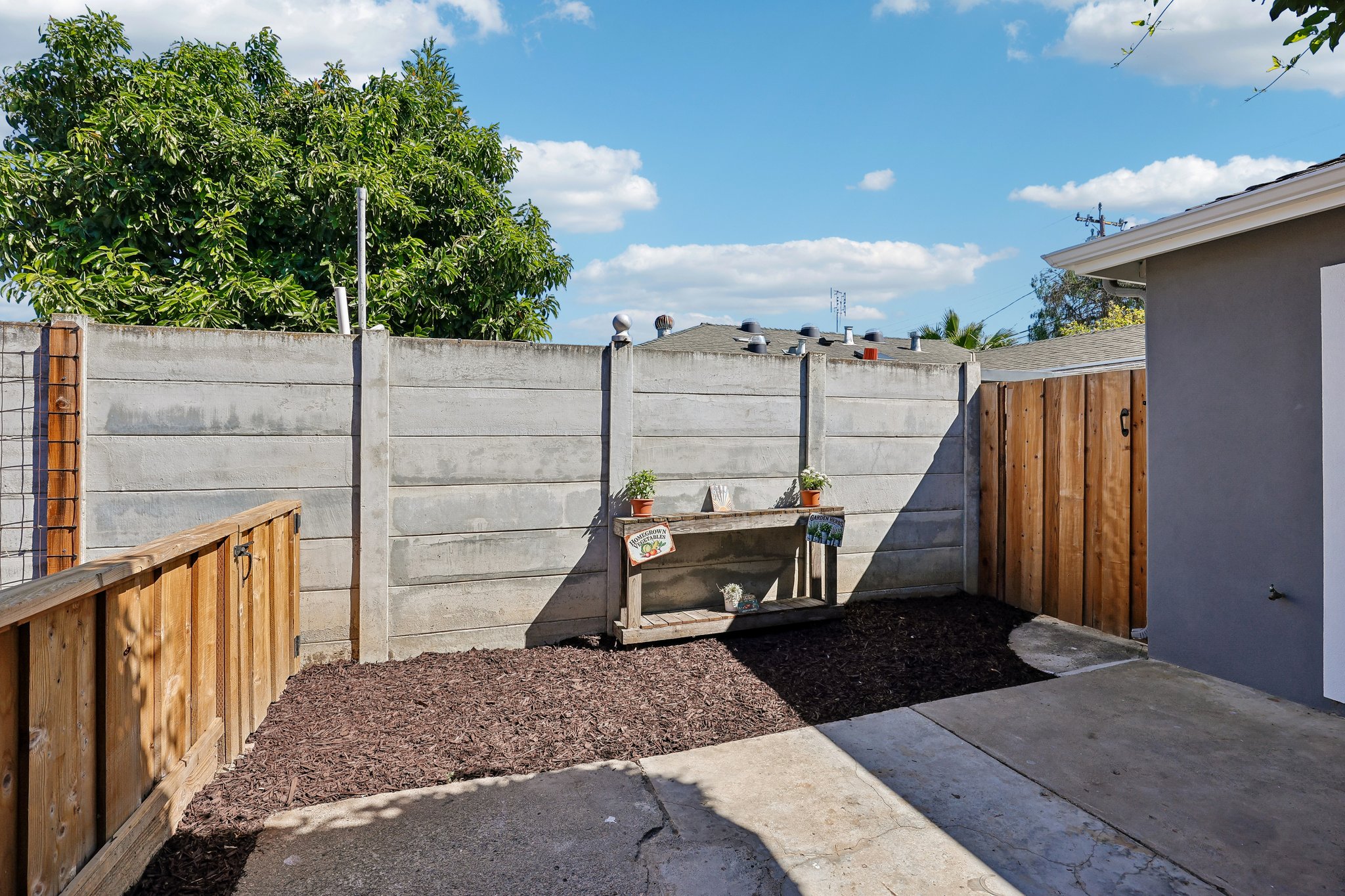 611 E McKinley Ave-S1109-034.jpg