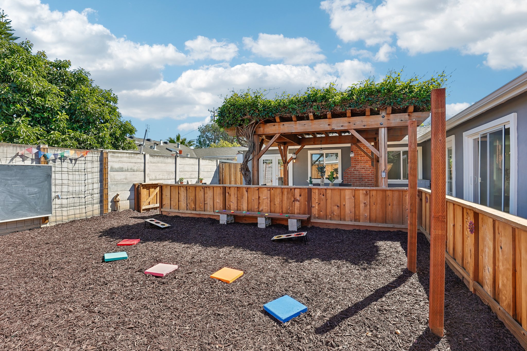 611 E McKinley Ave-S1109-037.jpg