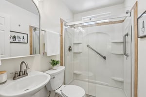 611 E McKinley Ave-S1109-028.jpg
