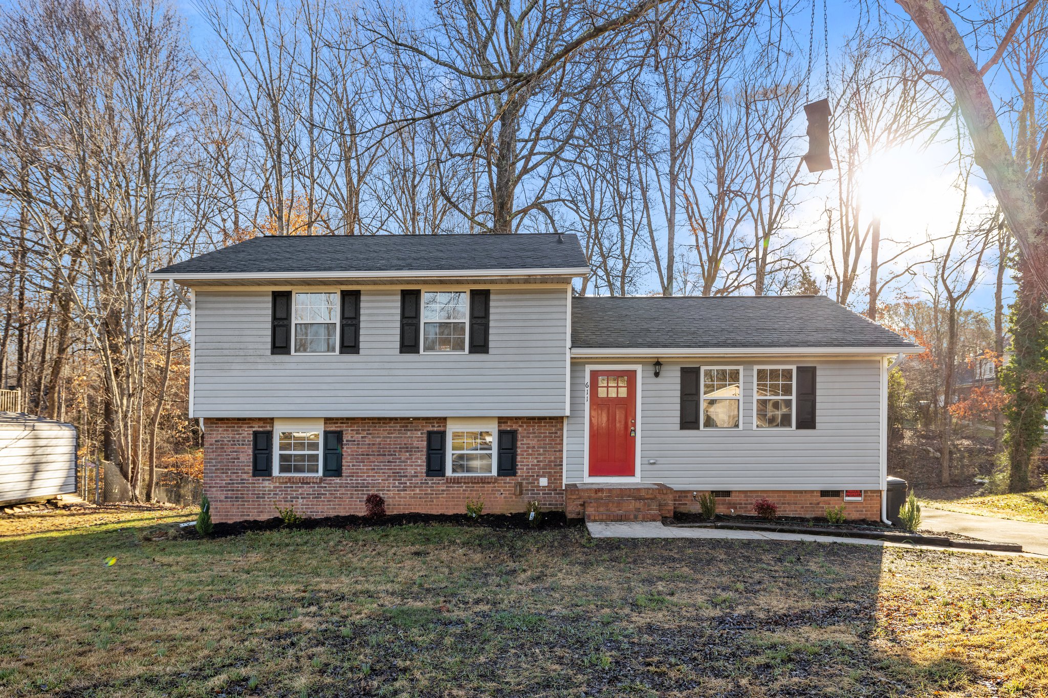 611 King Arthur Dr, Gastonia, NC 28056