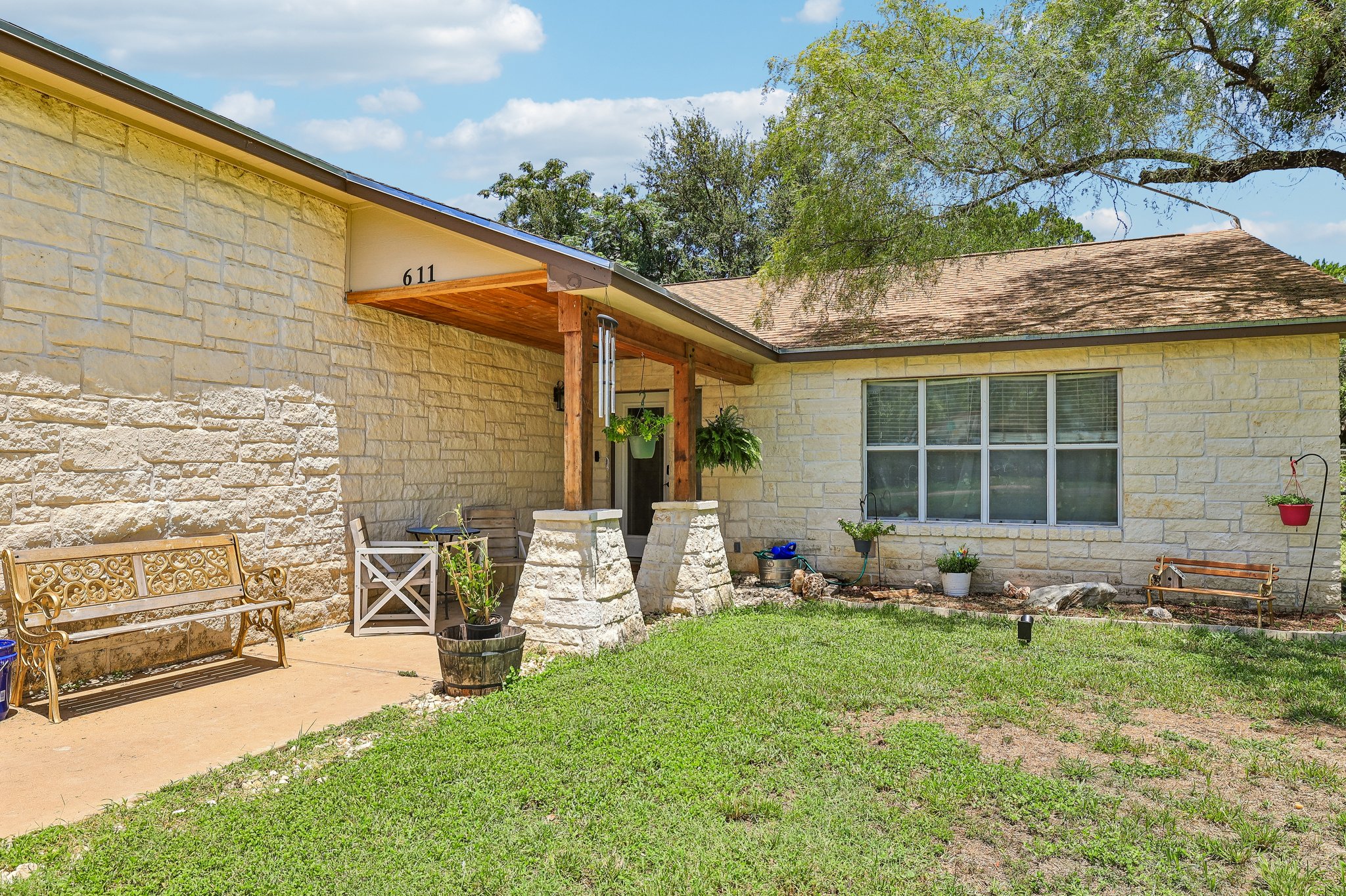Magnolia Ln-S2207-006.jpg