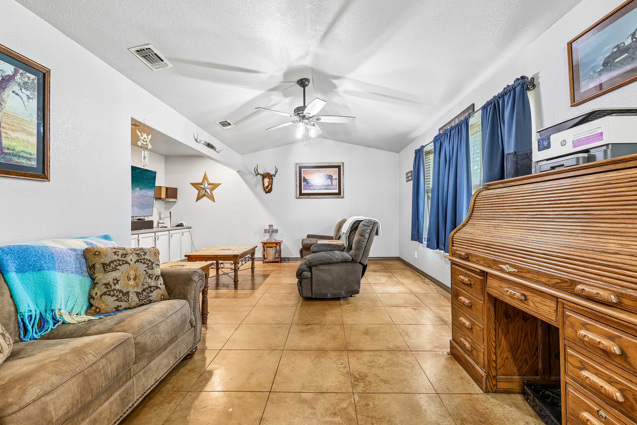 Magnolia Ln-S2207-008.jpg
