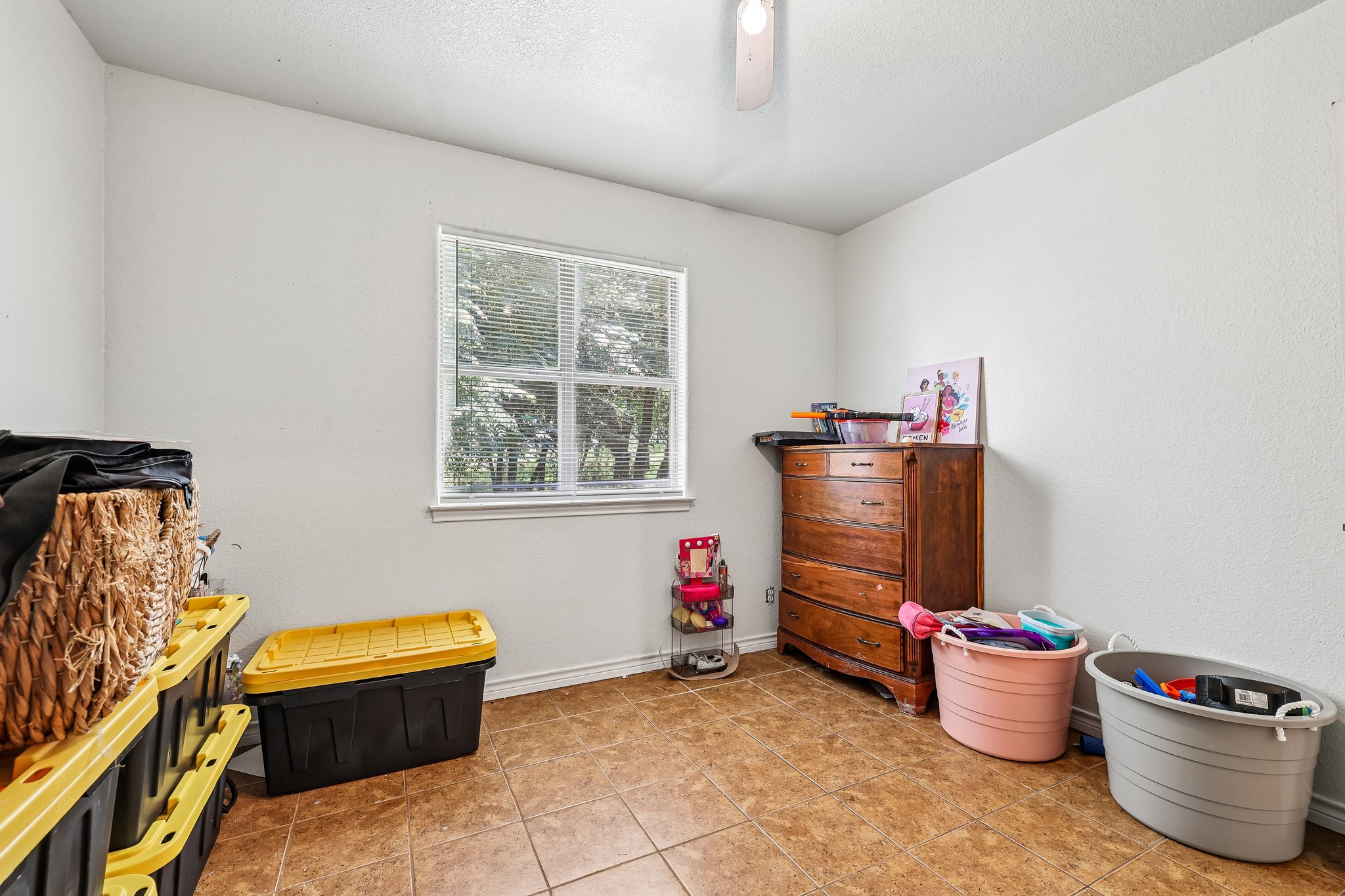 Magnolia Ln-S2207-028.jpg