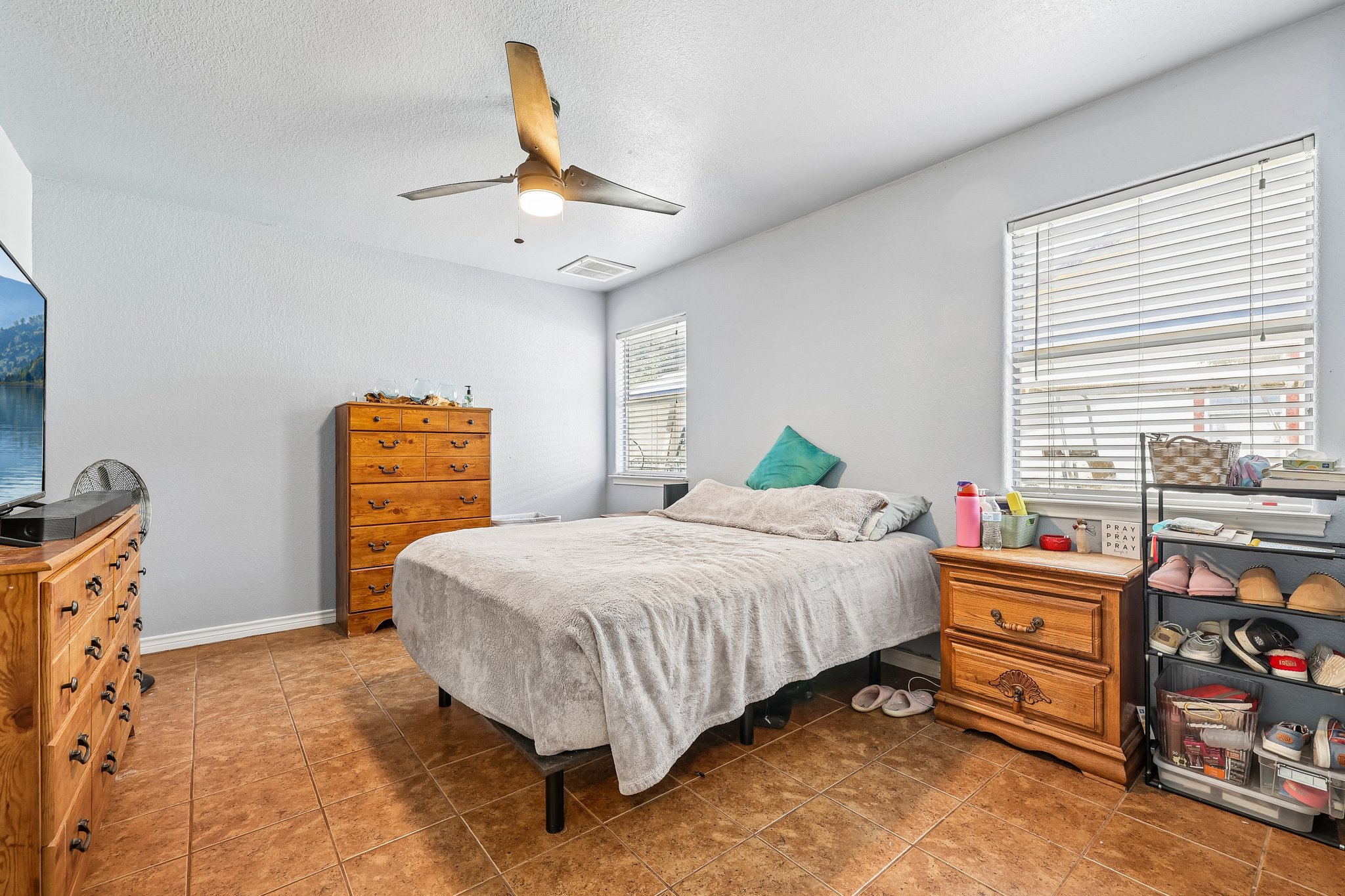 Magnolia Ln-S2207-031.jpg