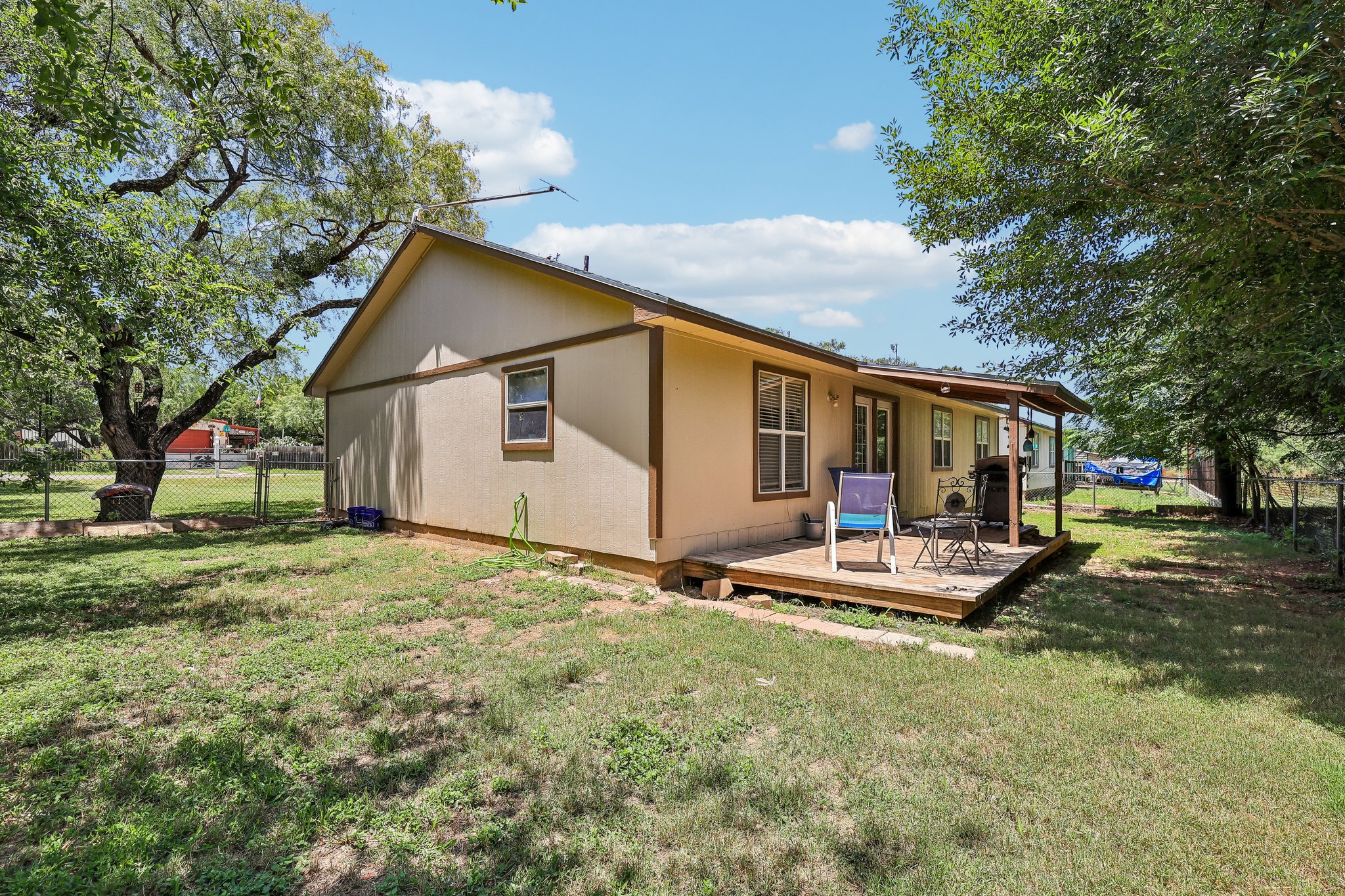 Magnolia Ln-S2207-041.jpg