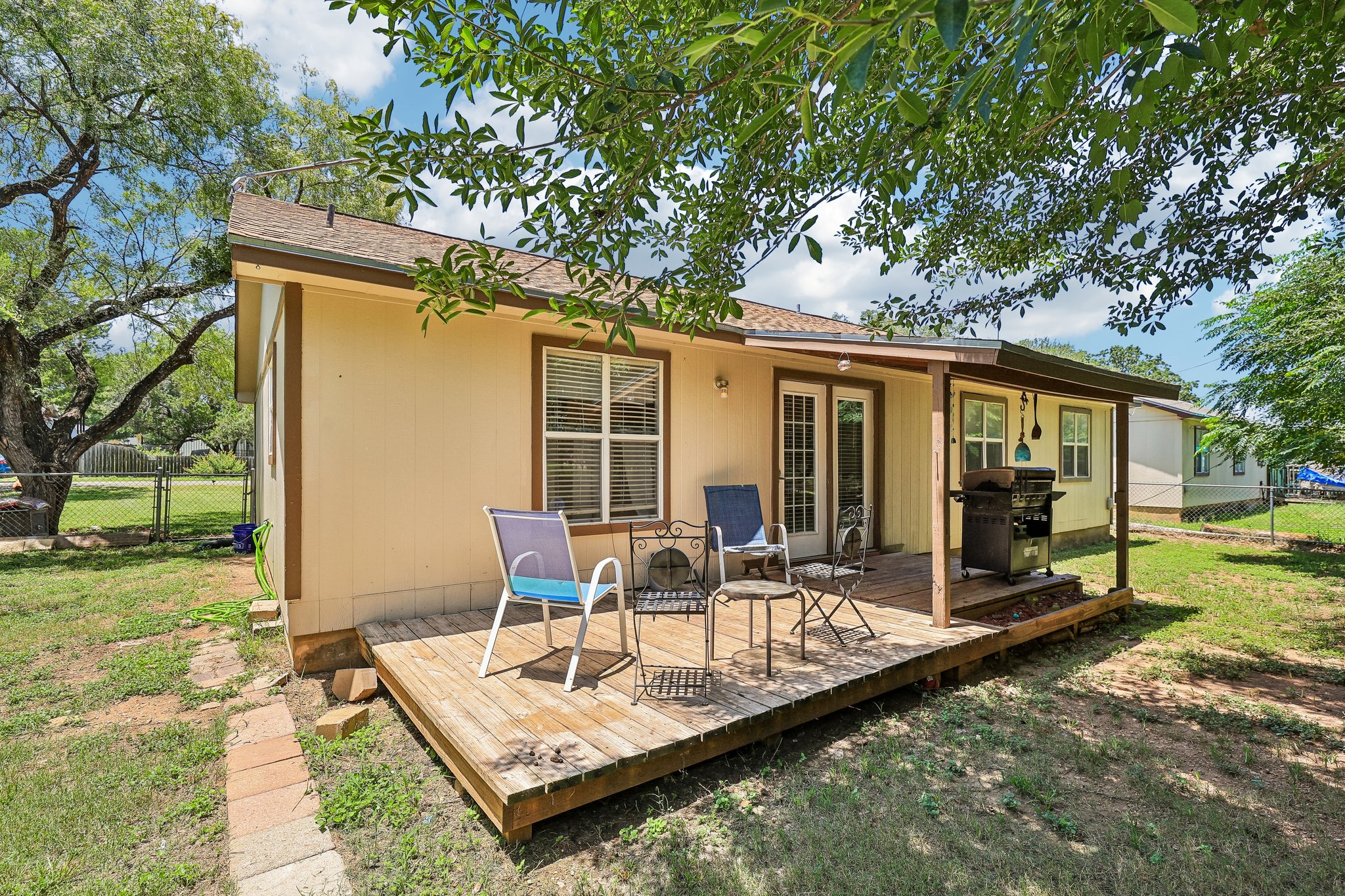 Magnolia Ln-S2207-043.jpg