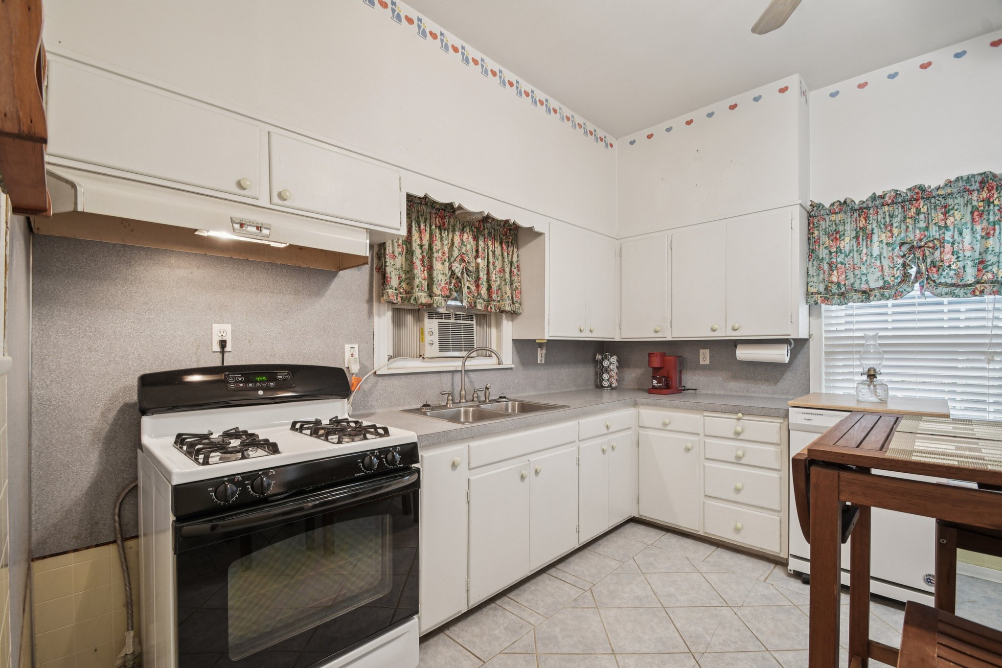 N Main St-S0810-009.jpg