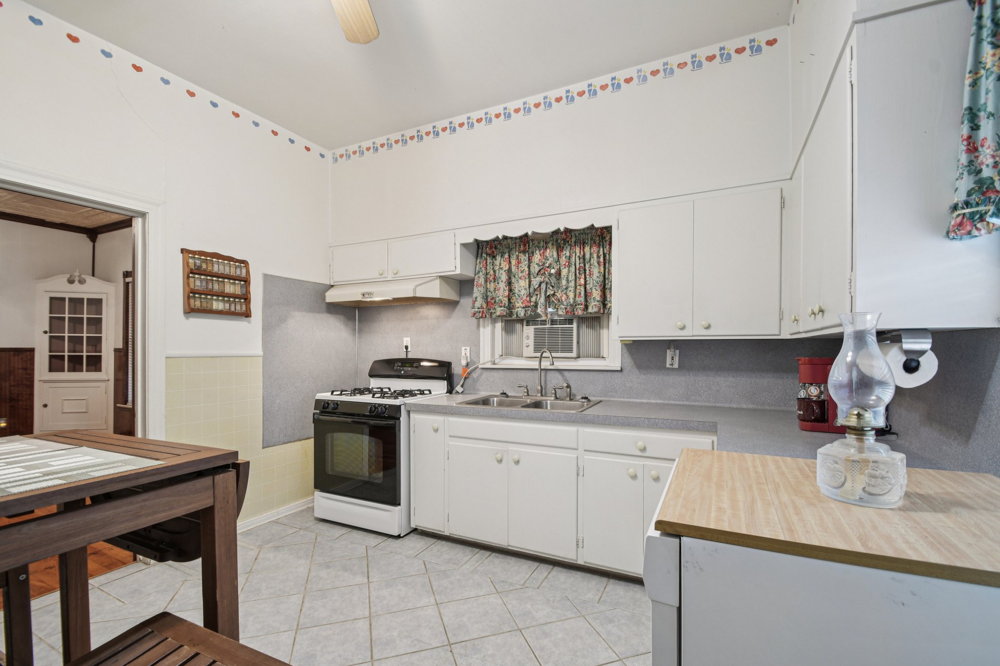 N Main St-S0810-010.jpg