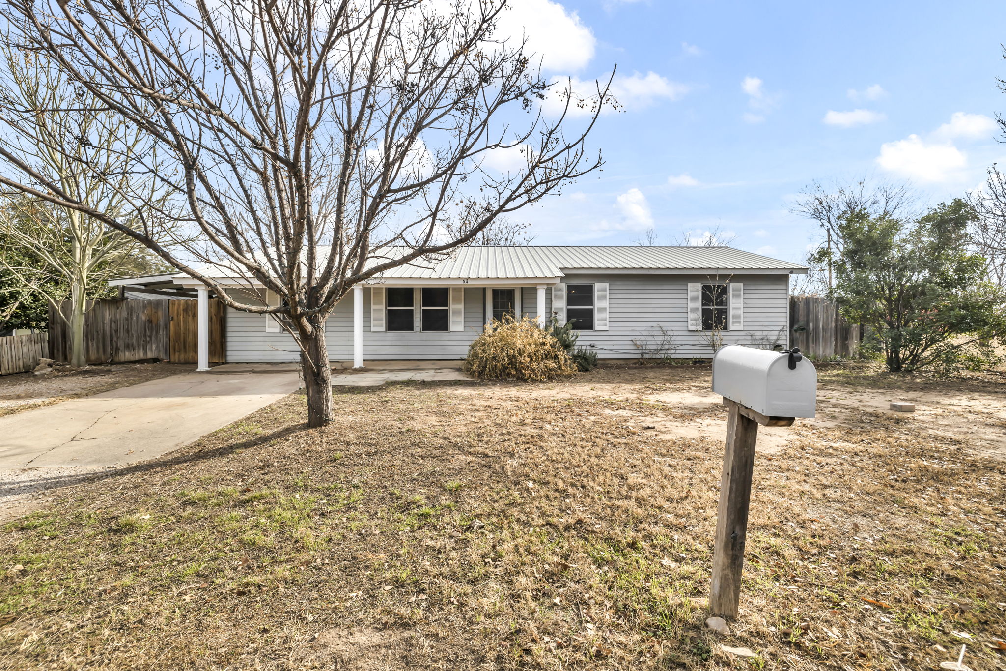 611 Pecan Ln, Cottonwood Shores, TX 78657