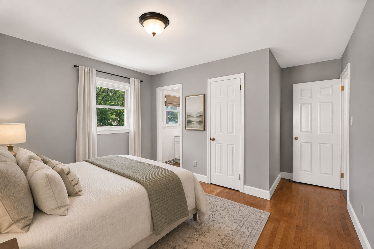 611 Primary Bedroom (En-suite)