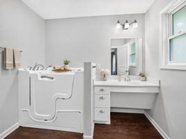 613 Primary Bathroom - walk in tub!