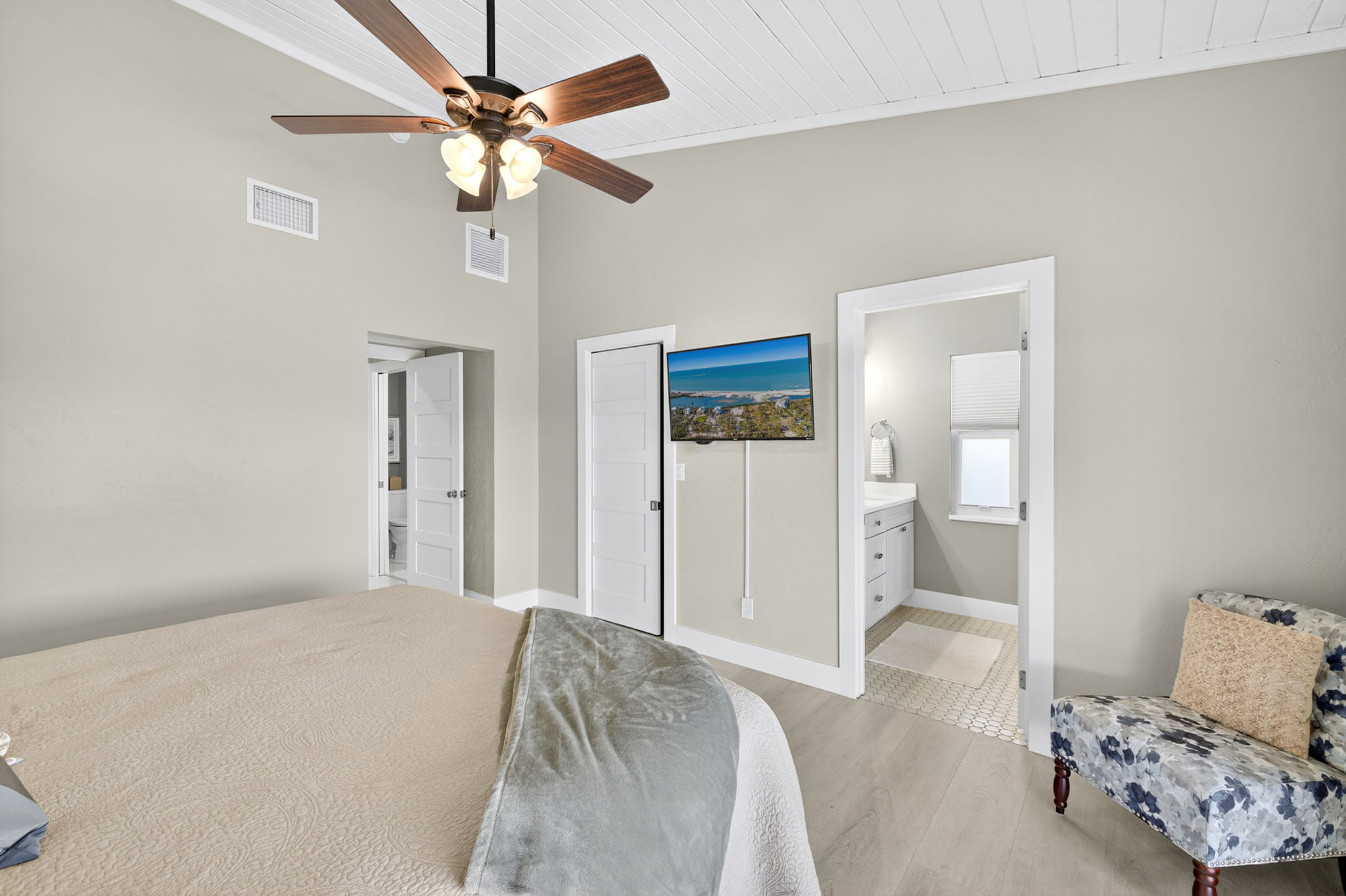 Guest Bedroom 3 - 2 of 2