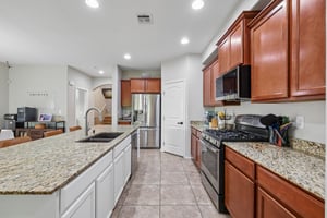 6113 Paddleboat St-S0508-014.jpg