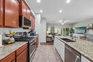 6113 Paddleboat St-S0508-015.jpg