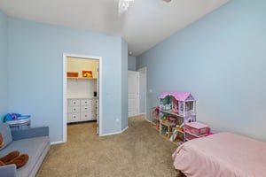 6113 Paddleboat St-S0508-040.jpg