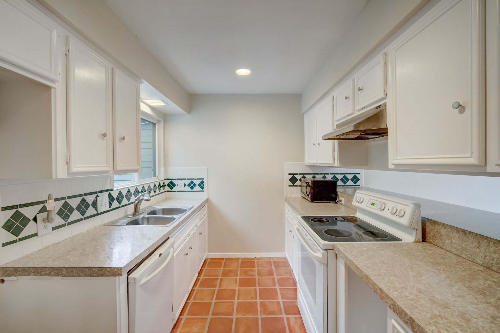 Shadow Valley Dr-013