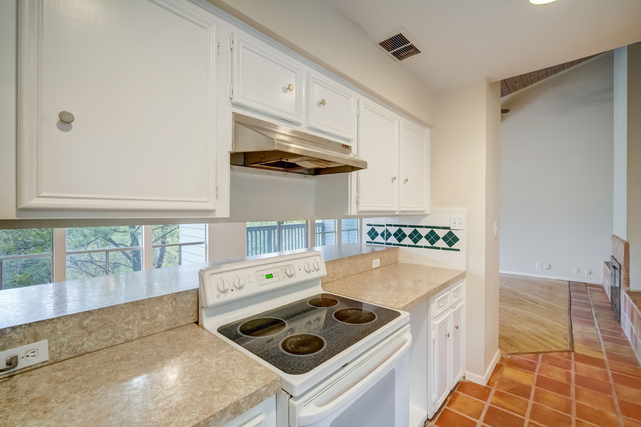 Shadow Valley Dr-015