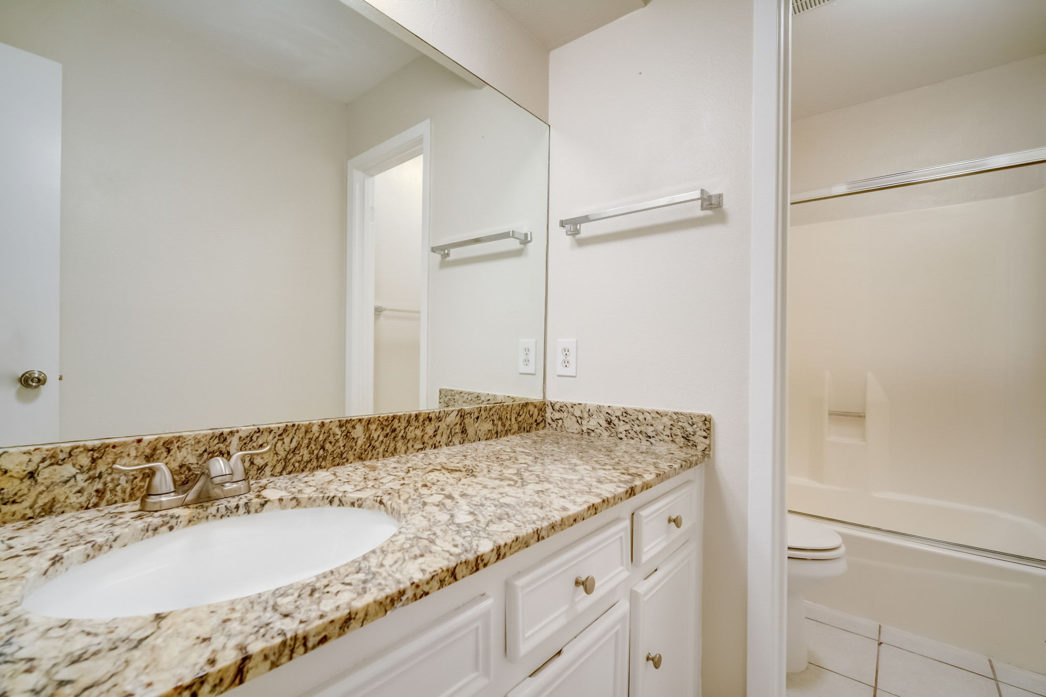 Shadow Valley Dr-029