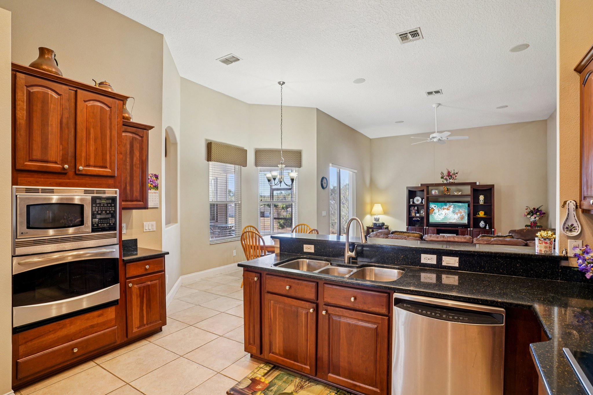 Tremayne Dr-S0702-023.jpg