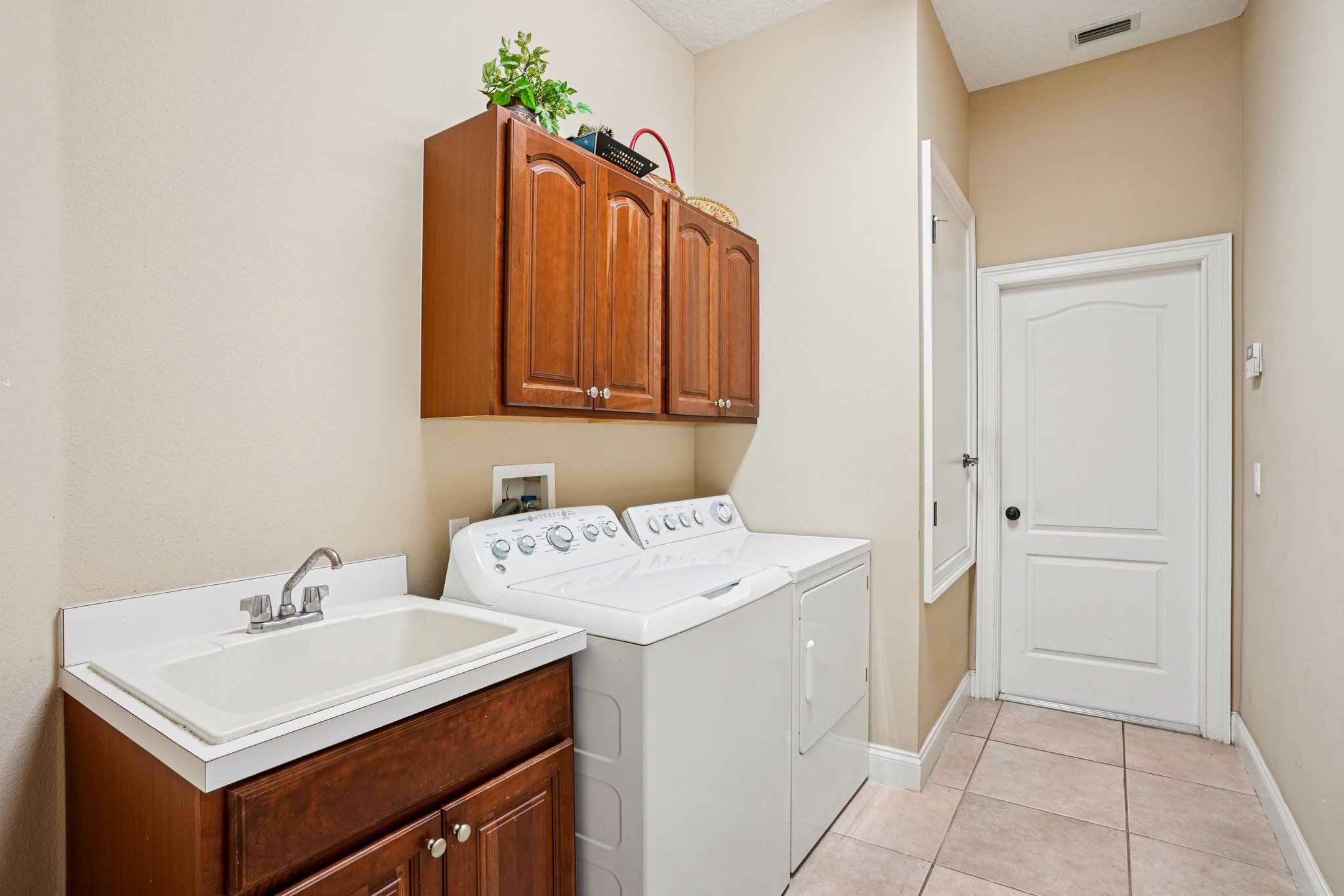 Tremayne Dr-S0702-035.jpg