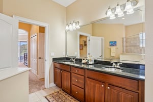 Tremayne Dr-S0702-045.jpg