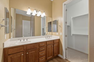 Bedroom 2 Ensuite and Closet