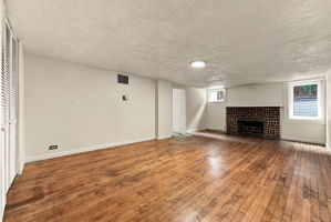  Photo 33