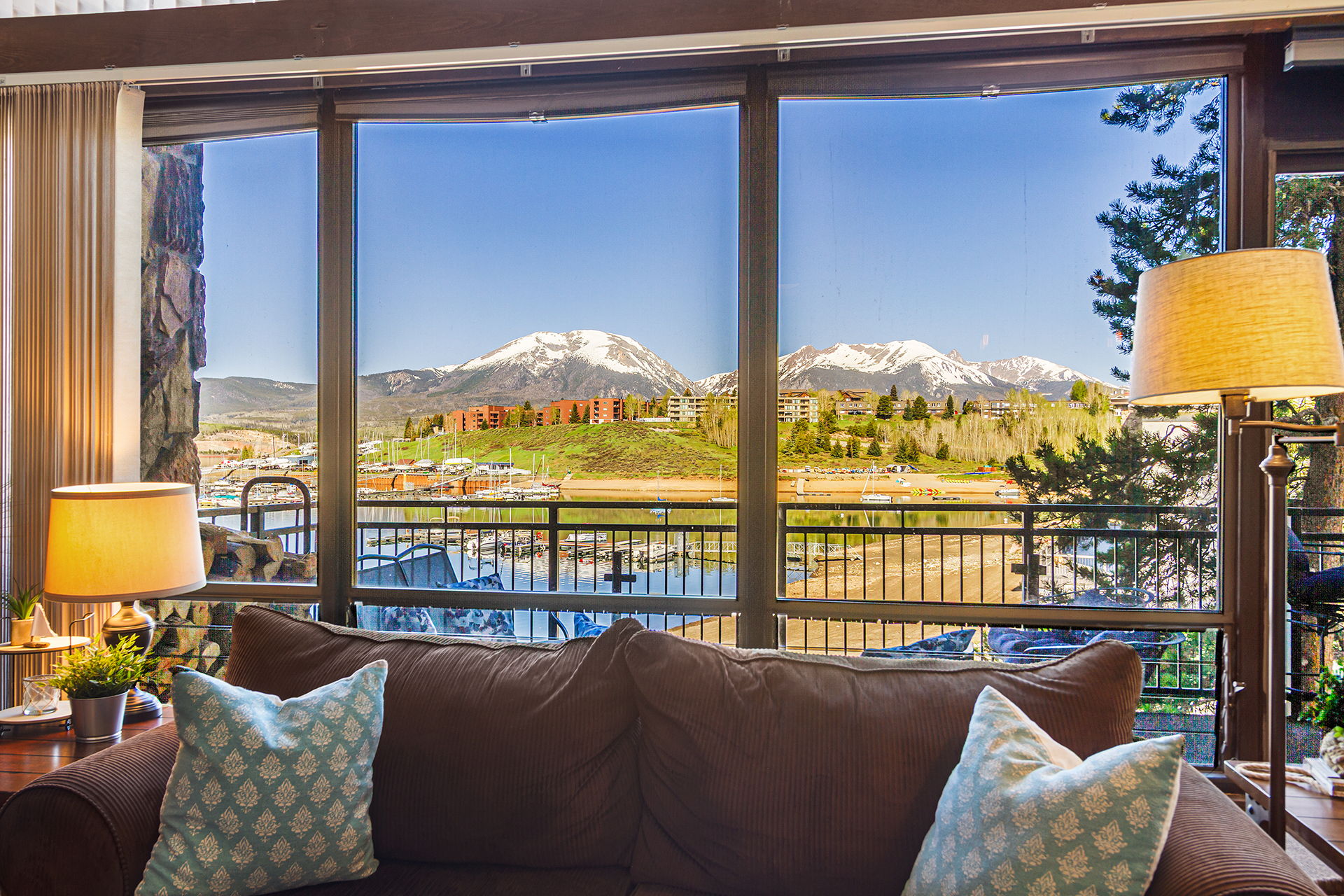 Floor to Ceiling Windows