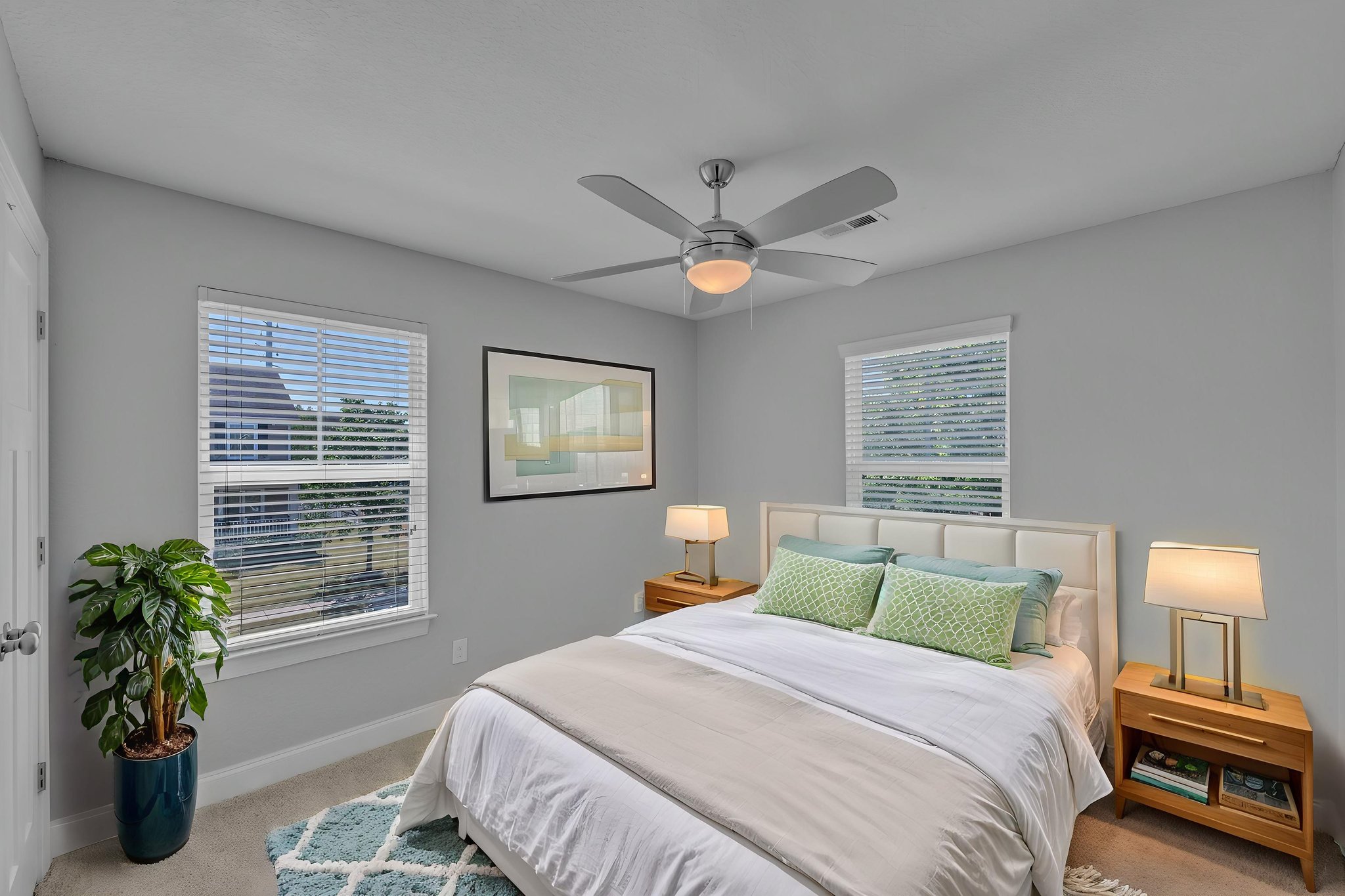 DSC_4762 virtually staged.jpeg