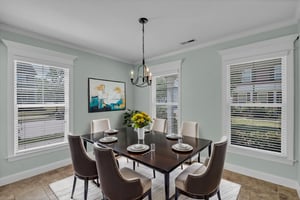 DSC_4692 virtually staged.jpeg