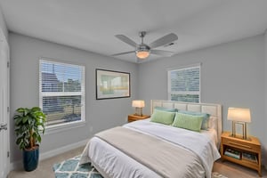 DSC_4762 virtually staged.jpeg