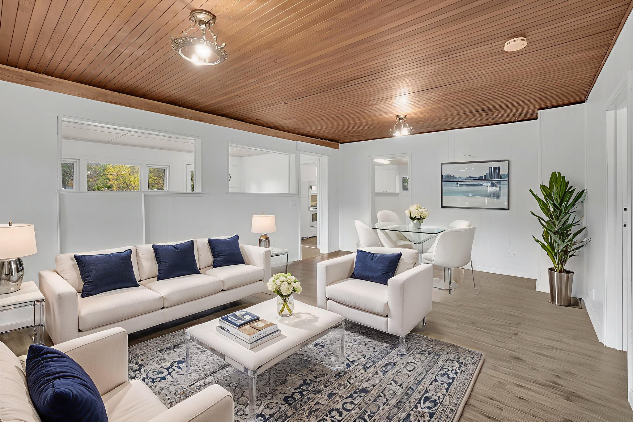 DSC09692 virtually staged.jpeg