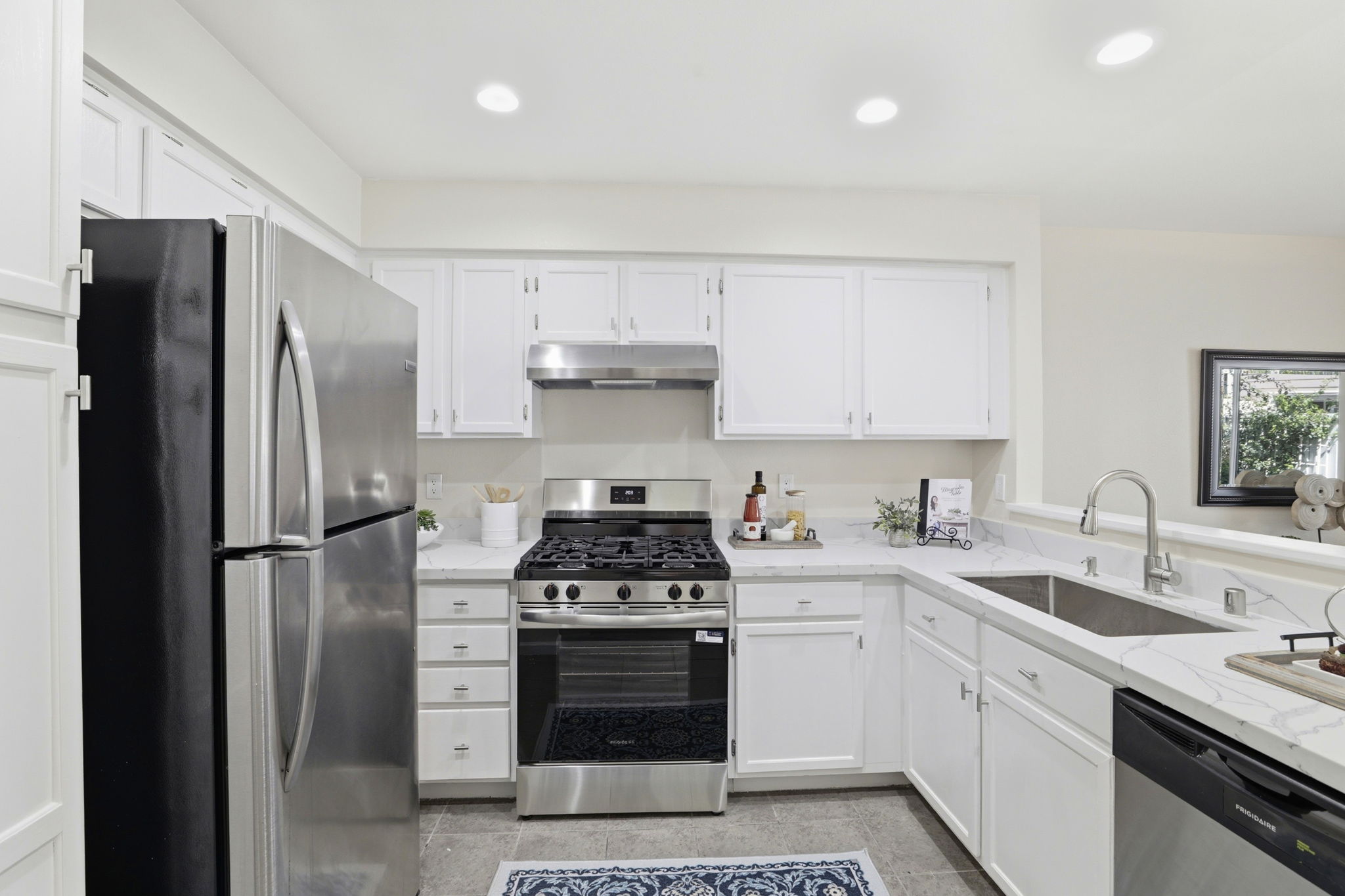 Kitchen with Stainless Steel App