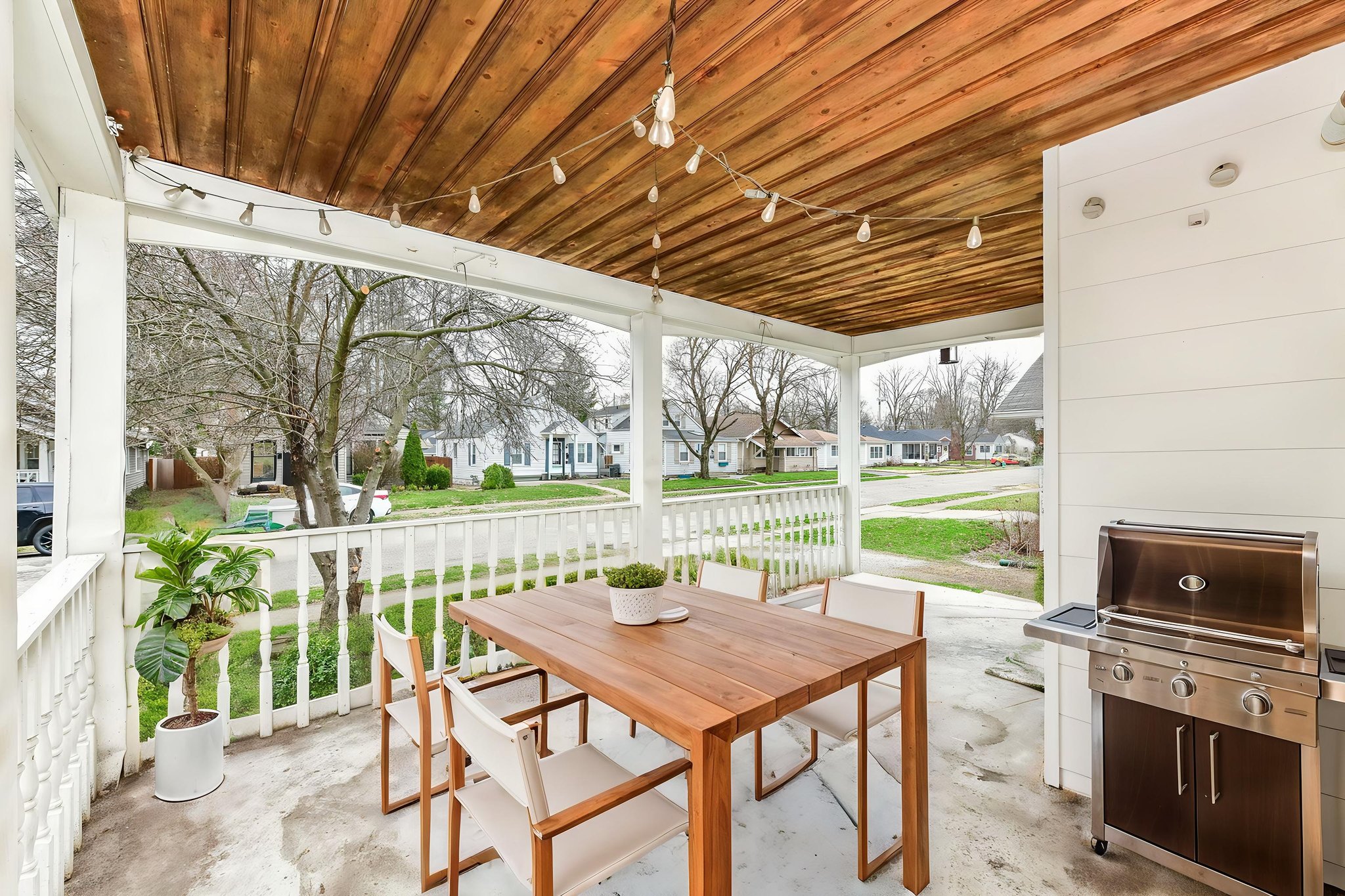 DSC_3956 virtually staged.jpeg