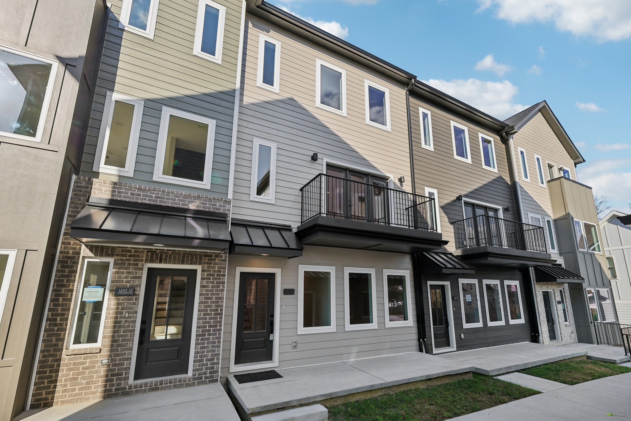 6124 Robertson Ave-S1511-002.jpg