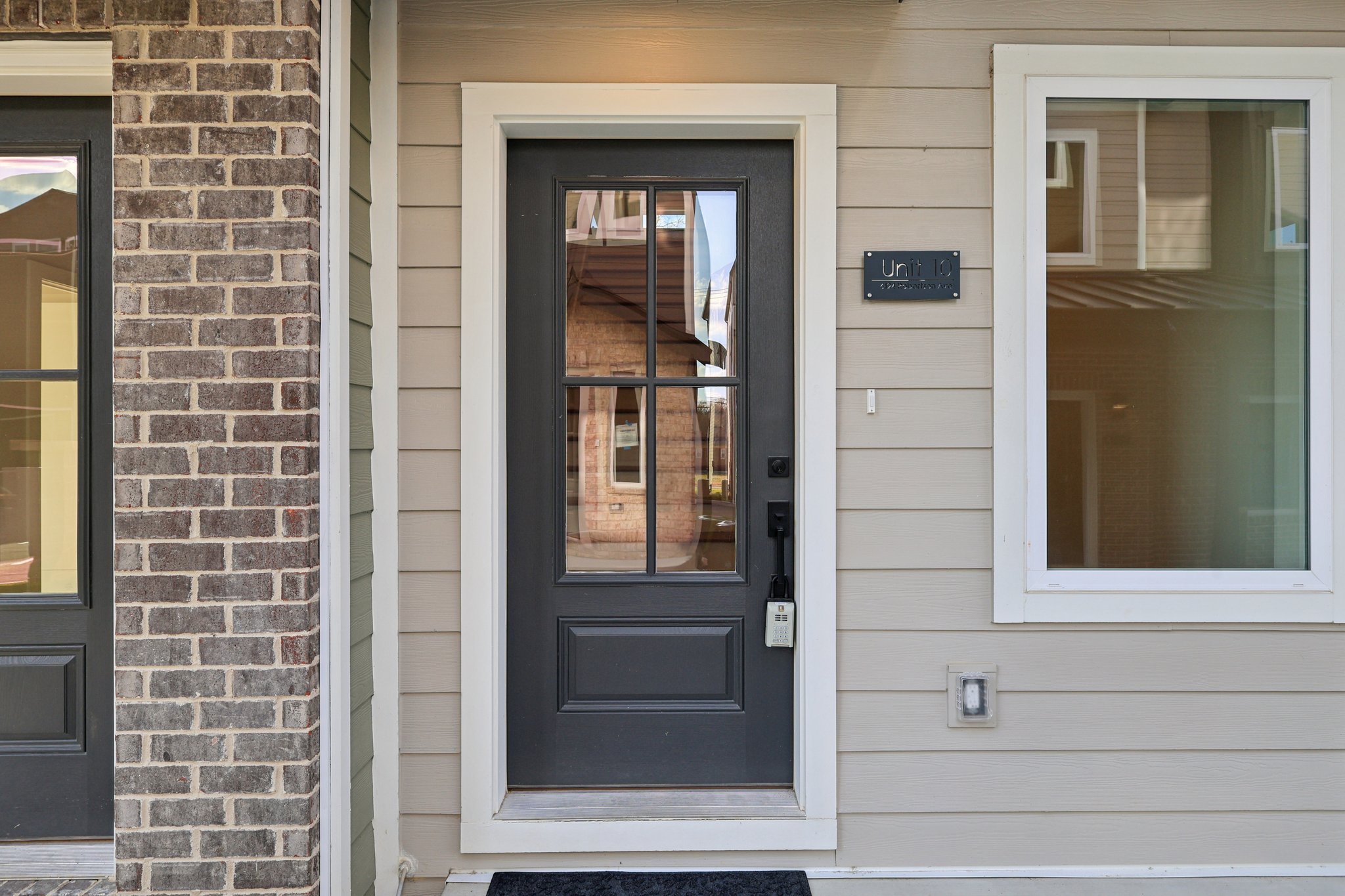 6124 Robertson Ave-S1511-007.jpg