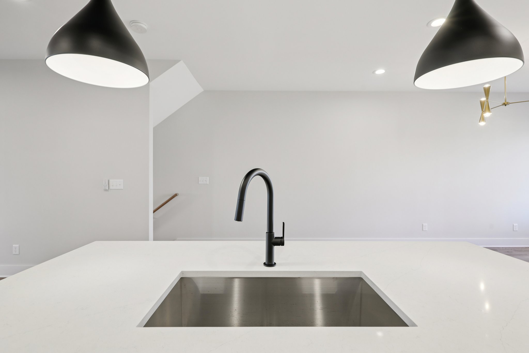 6124 Robertson Ave-S1511-024.jpg