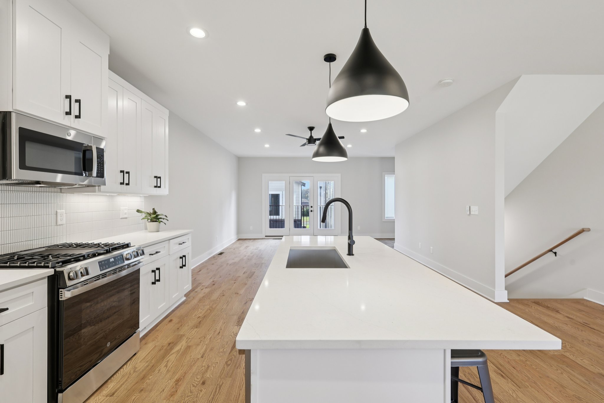 6124 Robertson Ave-S1511-026.jpg