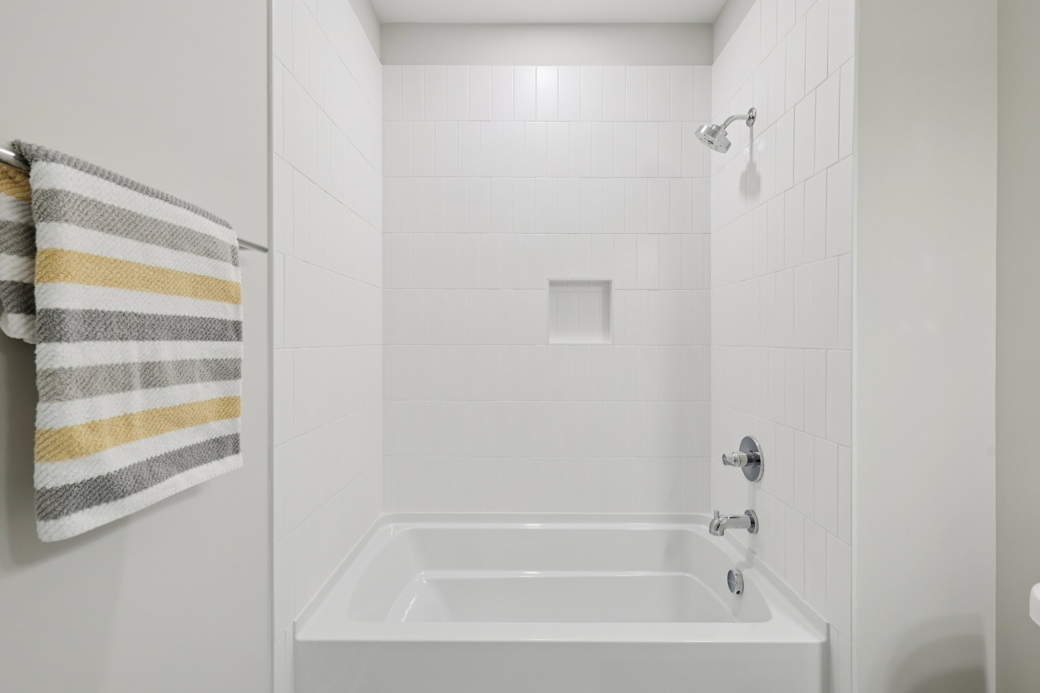 6124 Robertson Ave-S1511-032.jpg