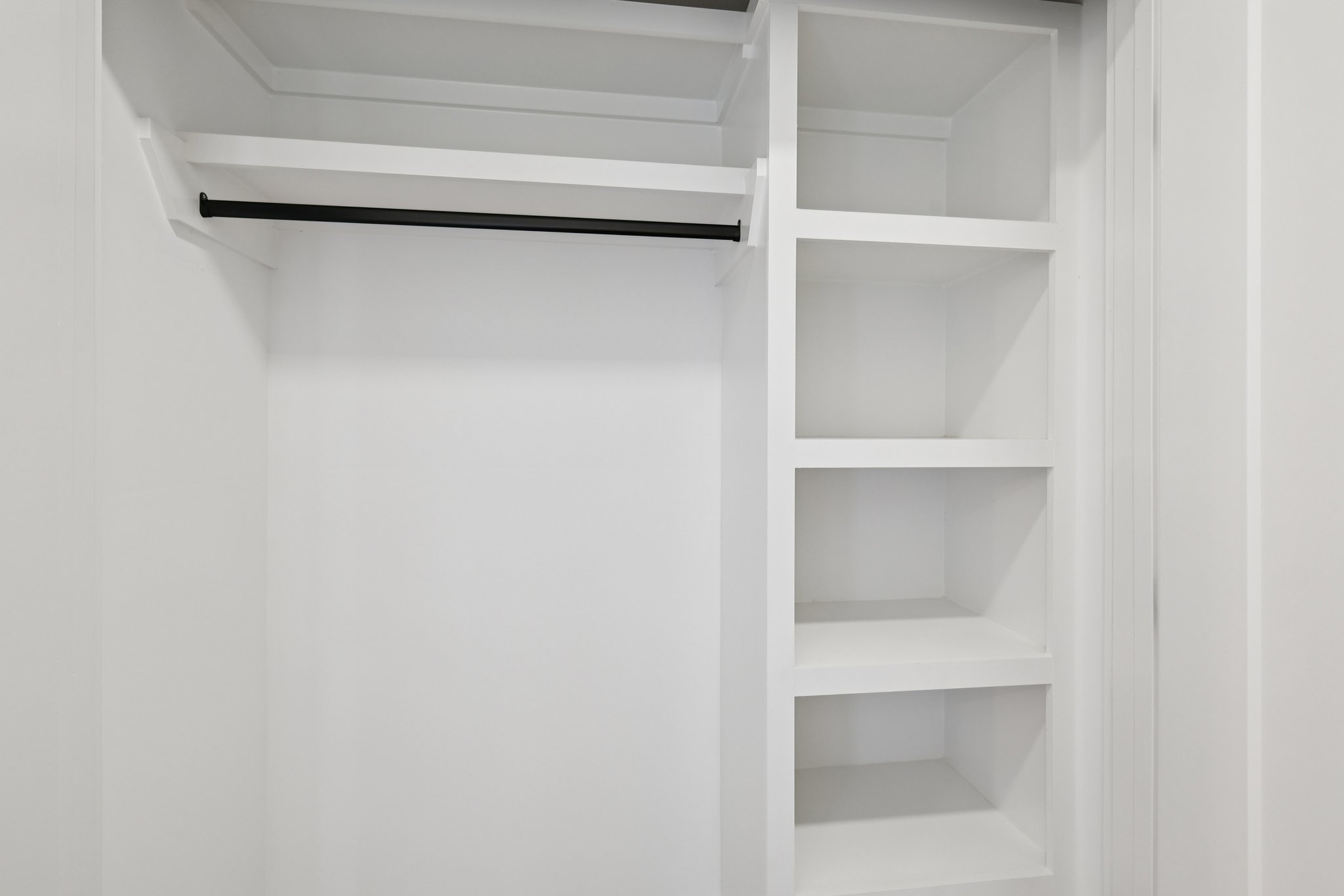 6124 Robertson Ave-S1511-034.jpg