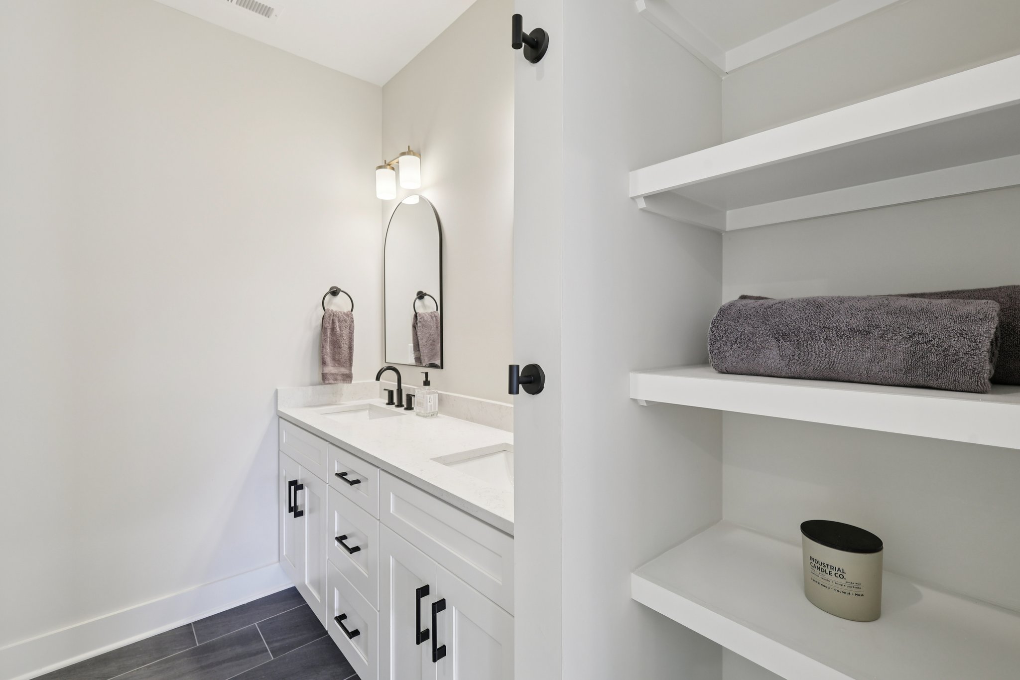 6124 Robertson Ave-S1511-045.jpg