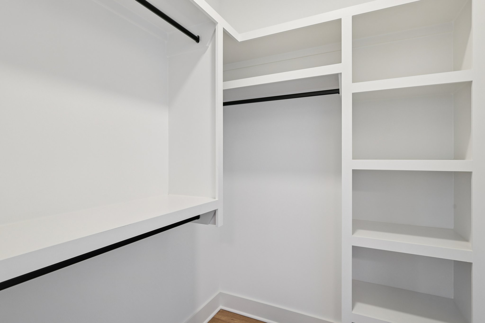 6124 Robertson Ave-S1511-050.jpg