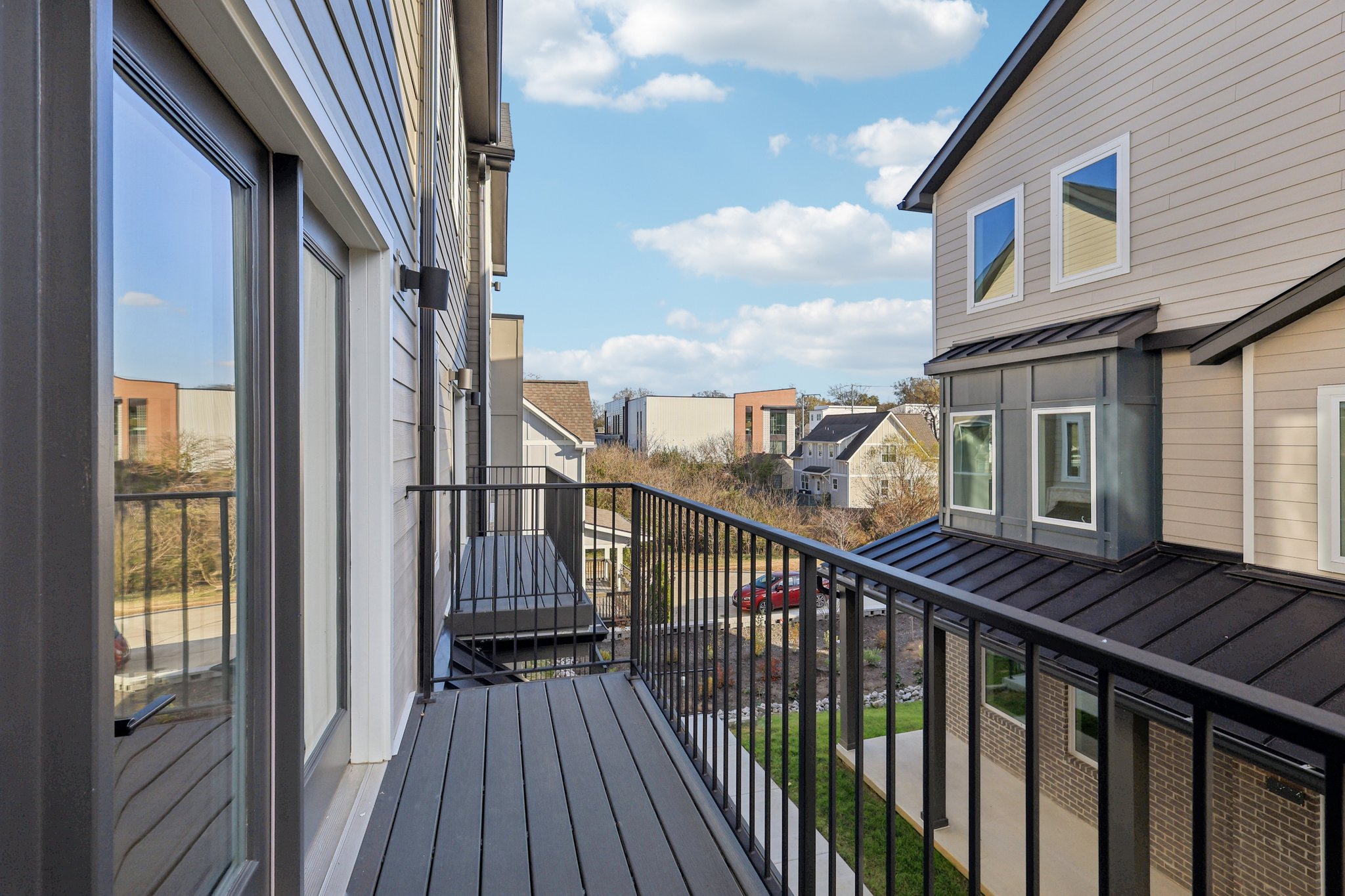 6124 Robertson Ave-S1511-055.jpg